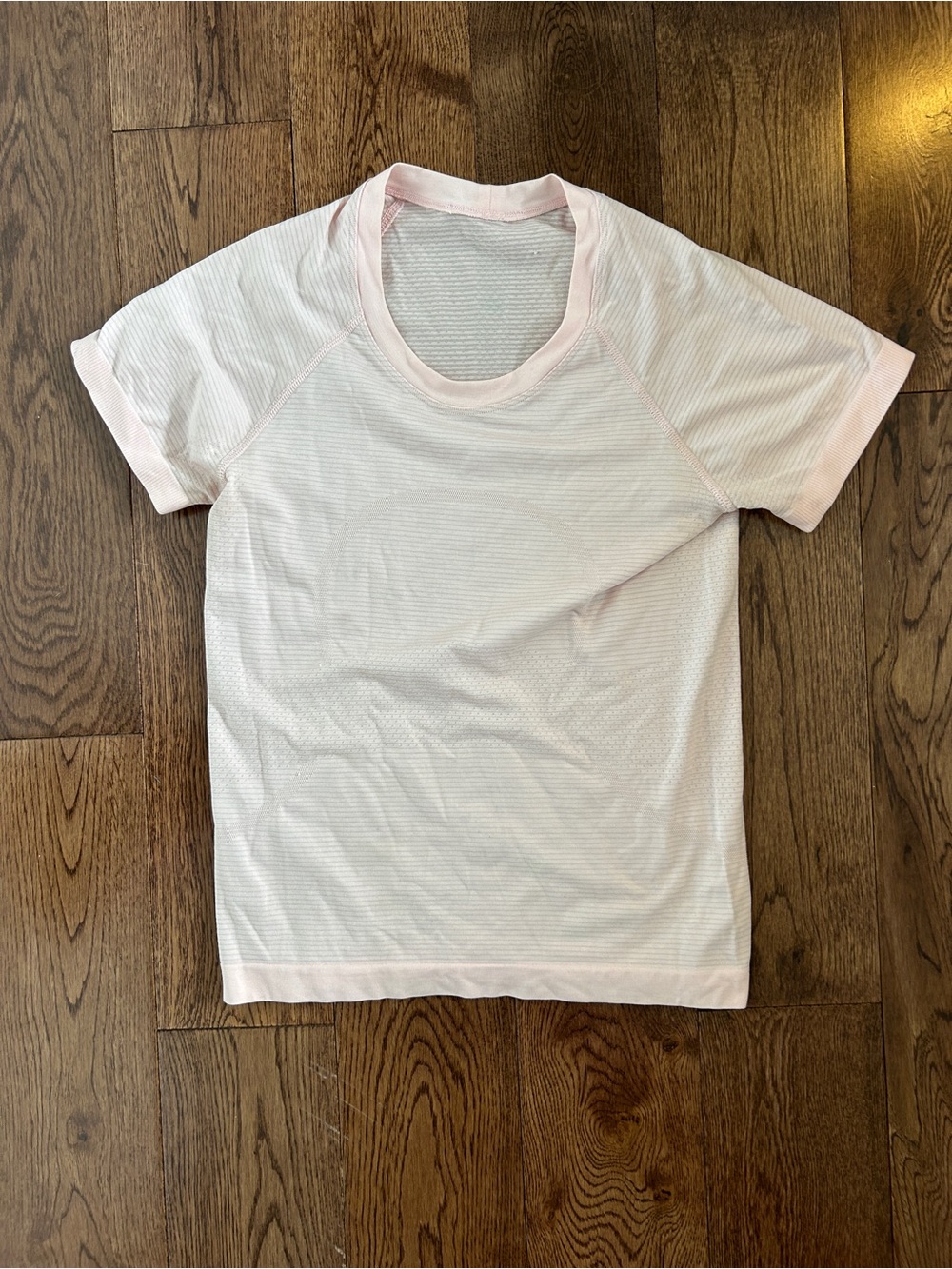 lulu swiftly tech light pink tee